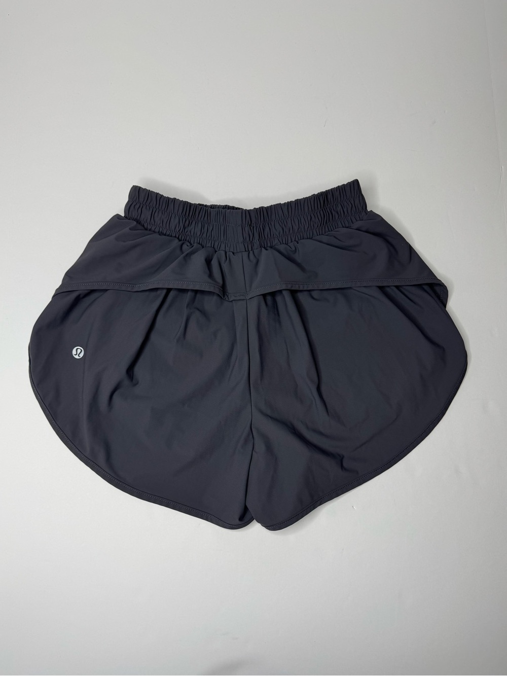 Lululemon Women’s Charcoal Grey Hotty-Hot Shorts Size 4 Activewear 2” Inseam